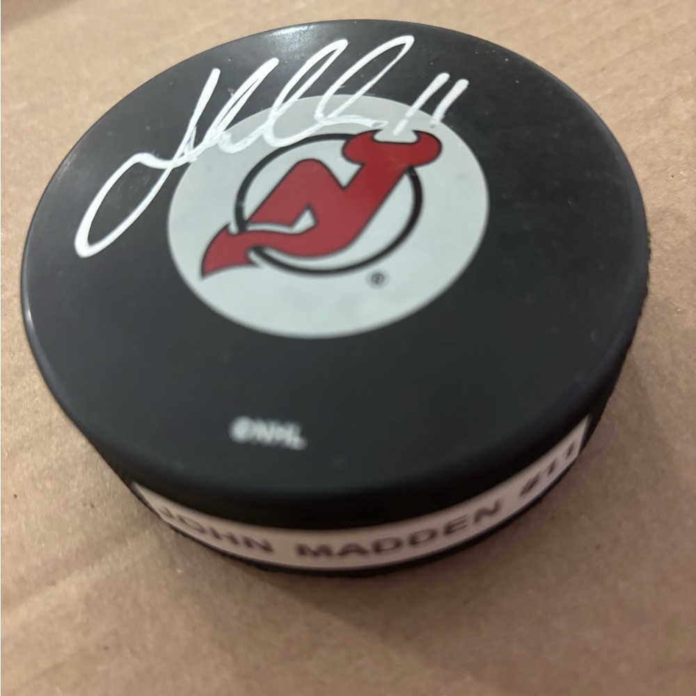 Signed New Jersey‎ Devils Hockey Puck John Madden #11